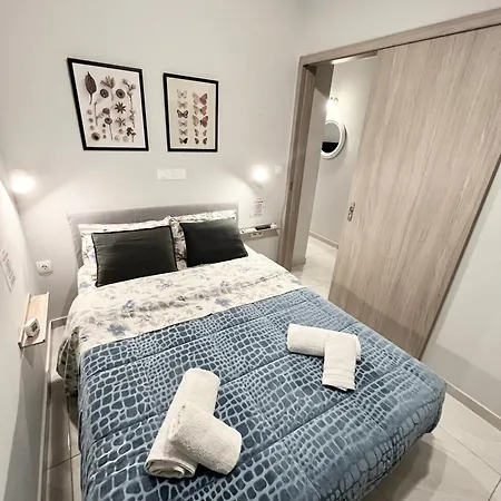 Apartment Blueline 3
