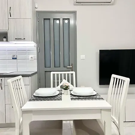 Blueline 3 Loutráki