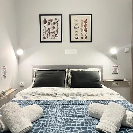 Apartment Blueline 3 *